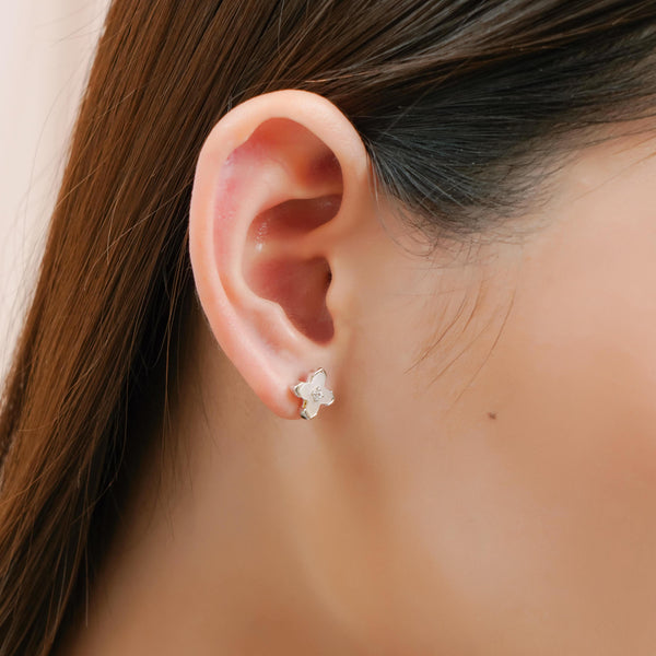 Mira Iridesca Studs